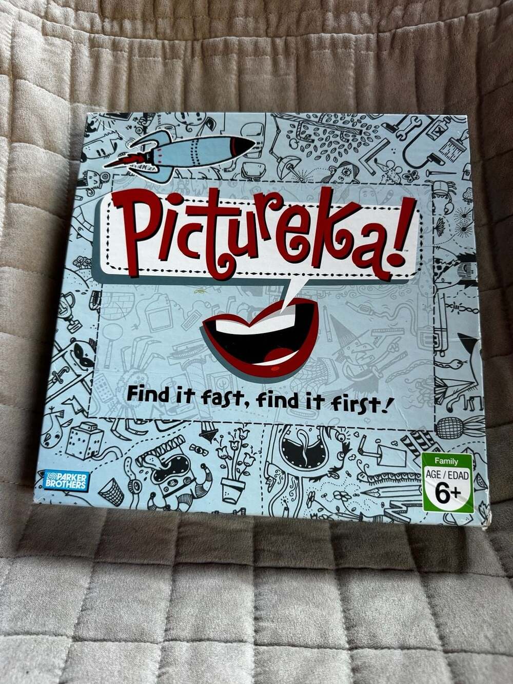Parker Brothers Pictureka! Family Board Game